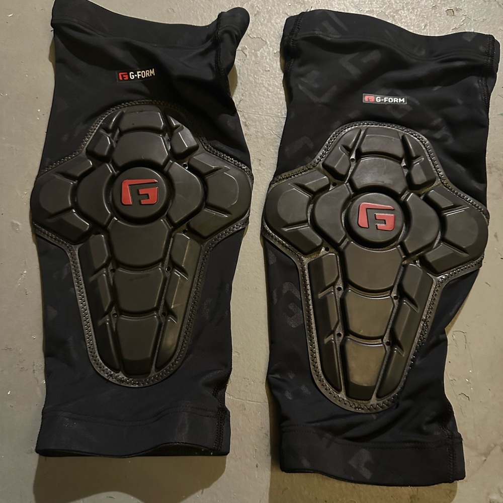 G-Form Black Protective Knee Pads